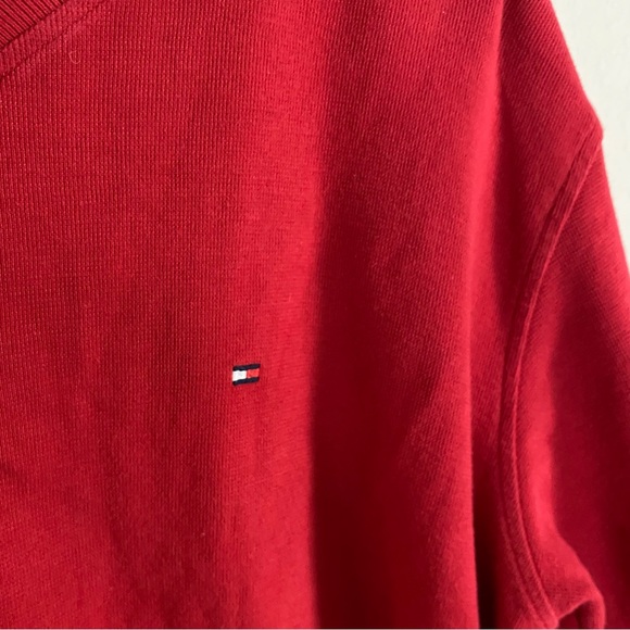 Men’s Tommy Hilfiger 100% Cotton Red V Neck Short Sleeve Shirt - Picture 7 of 8